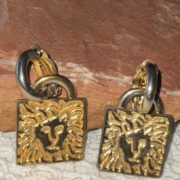 Removable Gold-Tone Lion Face Charms On Silver-Tone Small Clip Hoops - Picture 1 of 14